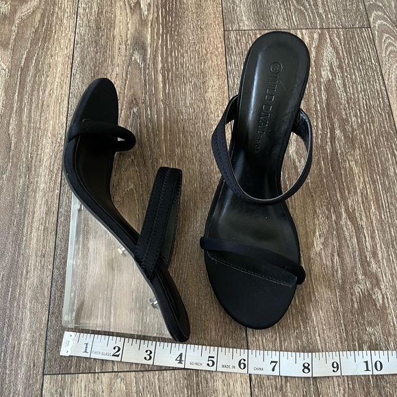 Wild Diva Wedge Sandal - Picture 10 of 12